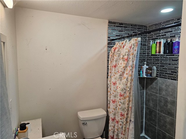 Detail Gallery Image 10 of 13 For 16115 33rd Ave, Clearlake,  CA 95422 - 2 Beds | 2 Baths