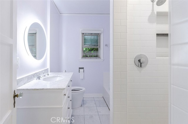 Detail Gallery Image 33 of 37 For 5966 San Vicente Bld #3,  Los Angeles,  CA 90019 - 1 Beds | 1 Baths
