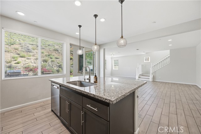 Detail Gallery Image 6 of 42 For 24526 Snapdragon Way, Lake Elsinore,  CA 92532 - 4 Beds | 3 Baths