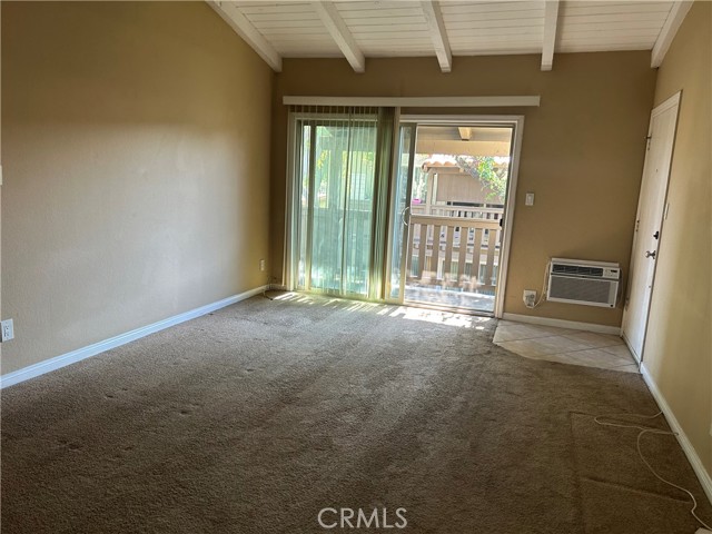 Detail Gallery Image 2 of 14 For 1345 Cabrillo Park Dr. #P8,  Santa Ana,  CA 92701 - 1 Beds | 1 Baths