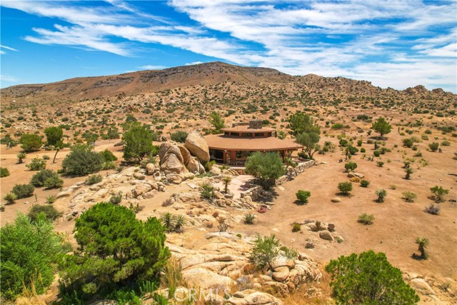 Detail Gallery Image 13 of 75 For 55290 Flying Tigers Rd, Pioneertown,  CA 92268 - 4 Beds | 3 Baths