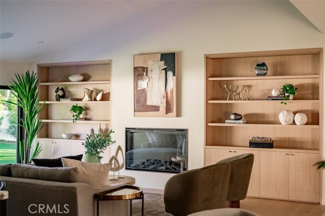 Detail Gallery Image 20 of 46 For 8960 Oak Park, –,  CA 91325 - 4 Beds | 3/1 Baths