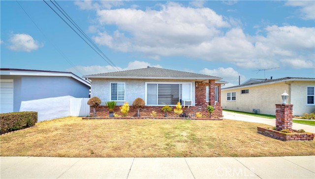 16008 S Saint Andrews Place, Gardena CA: https://media.crmls.org/medias/7c233a78-a851-4a1e-824d-231c83a21891.jpg