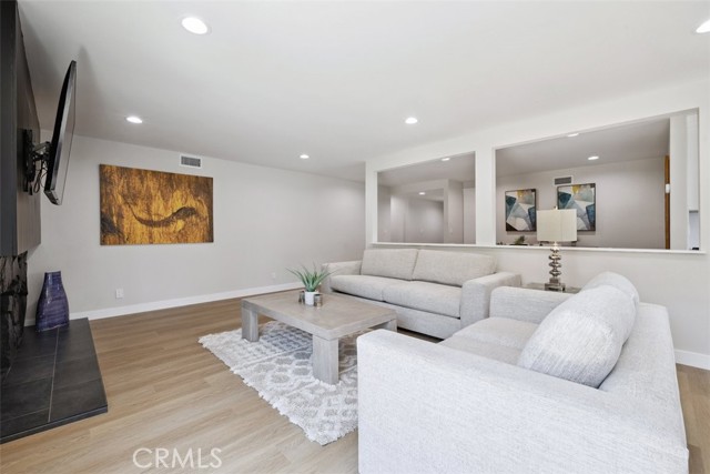 Detail Gallery Image 10 of 37 For 5704 Katherine St, Simi Valley,  CA 93063 - 5 Beds | 2 Baths