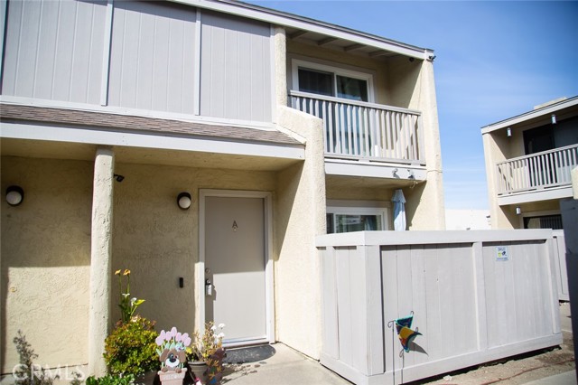 Detail Gallery Image 3 of 20 For 1213 W Cypress Ave a,  Lompoc,  CA 93436 - 2 Beds | 1/1 Baths