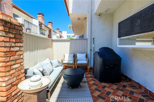 Detail Gallery Image 8 of 51 For 1219 S Catalina Ave, Redondo Beach,  CA 90277 - 4 Beds | 3/1 Baths