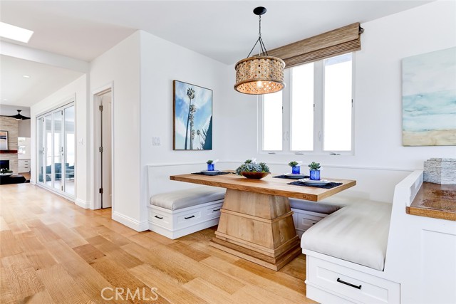 kitchen nook showing flow to front living room