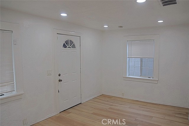 Detail Gallery Image 14 of 35 For 416 W Park, Ontario,  CA 91762 - 2 Beds | 1 Baths