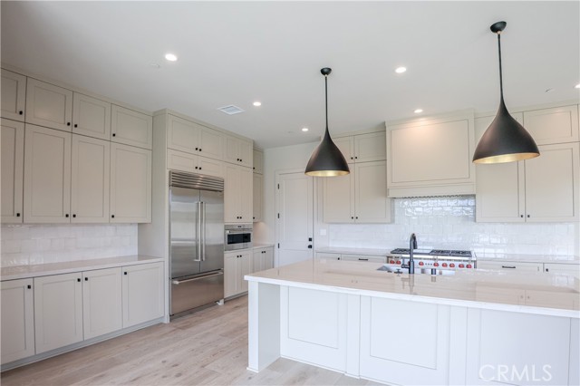 118 Mossvine, Irvine CA: https://media.crmls.org/medias/7c25958c-45dc-4037-b474-37343227b613.jpg