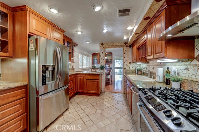 Detail Gallery Image 10 of 34 For 15335 Magnolia #216,  Sherman Oaks,  CA 91403 - 3 Beds | 2 Baths