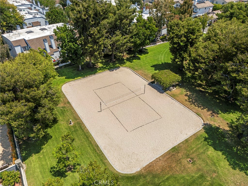 https://media.crmls.org/medias/7c25b597-e580-4b43-94e6-bbdd26cf49a7.jpg?preset=X-Large