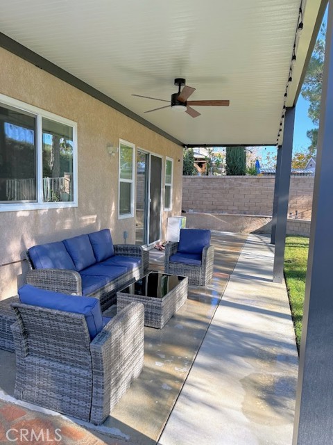 Detail Gallery Image 21 of 25 For 19718 May Way, Canyon Country,  CA 91351 - 4 Beds | 3 Baths