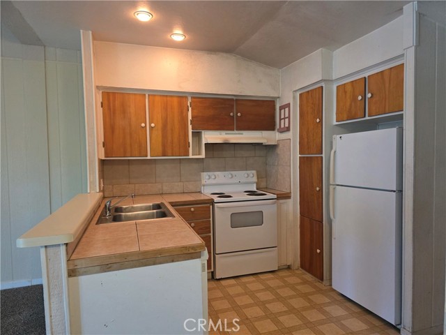 3445 Garfield Avenue, Clearlake CA: https://media.crmls.org/medias/7c275a31-72cf-4296-b6ca-52b59a482130.jpg