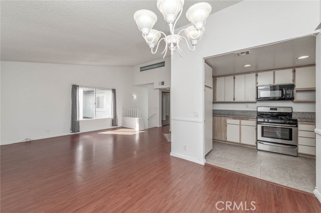 Detail Gallery Image 10 of 20 For 24320 Sylvan Glen Rd #E,  Diamond Bar,  CA 91765 - 2 Beds | 2 Baths