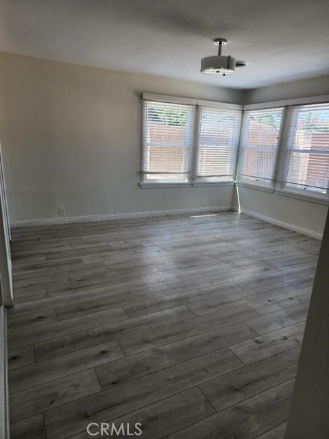 7543 Enfield Avenue, Reseda CA: https://media.crmls.org/medias/7c27c917-5138-4f75-943f-0f94e47643d8.jpg