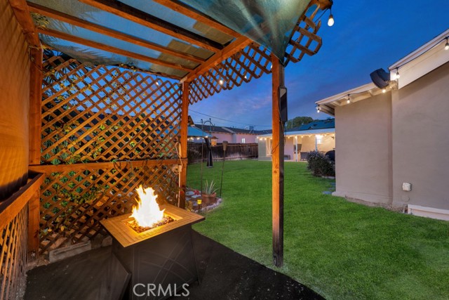 6507 Gentry Avenue, North Hollywood CA: https://media.crmls.org/medias/7c27dc6c-c9f2-425d-9575-a568aa3c22fd.jpg