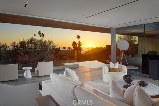 2460 Monaco Drive, Laguna Beach CA: https://media.crmls.org/medias/7c29183c-8684-4ca7-ae95-ea558080ae88.jpg
