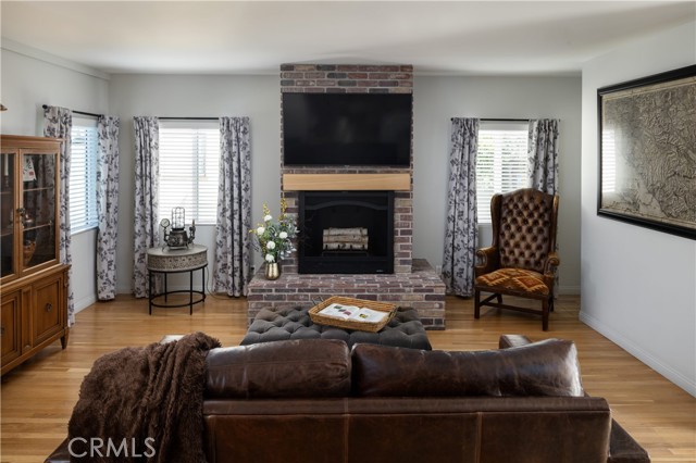 Detail Gallery Image 8 of 33 For 2289 Stearnlee Ave, Long Beach,  CA 90815 - 3 Beds | 3 Baths