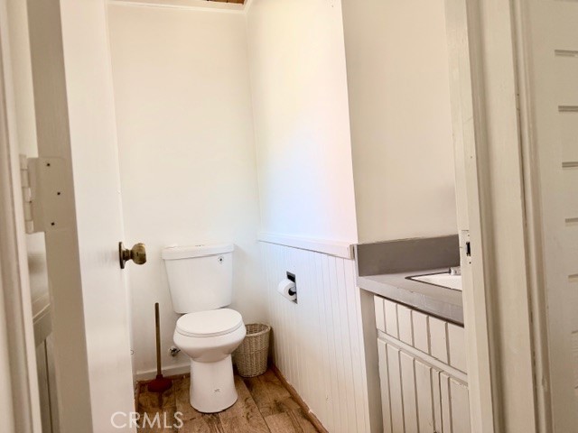 https://media.crmls.org/medias/7c2959c6-8260-428c-ac0b-2827c3594d74.jpg?preset=X-Large