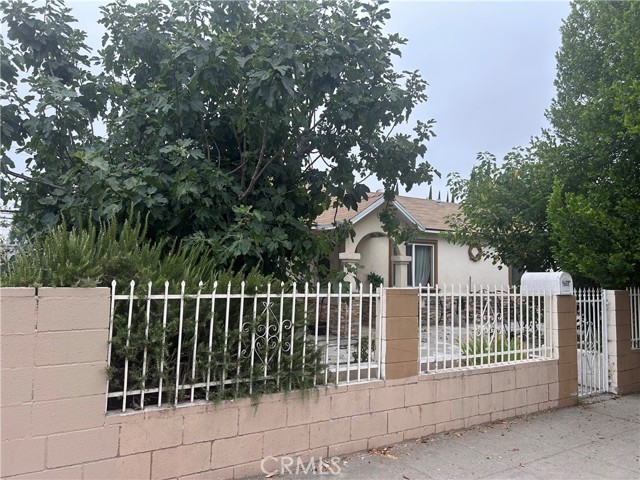 18048 Roscoe Boulevard, Northridge CA: https://media.crmls.org/medias/7c297895-5935-41a8-8cfe-11b22f8e54aa.jpg