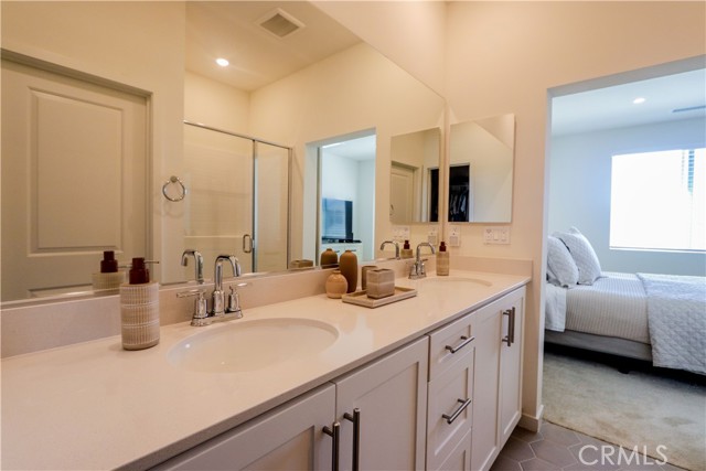 Detail Gallery Image 8 of 13 For 1571 Lima Way #2,  Placentia,  CA 92870 - 2 Beds | 2/1 Baths
