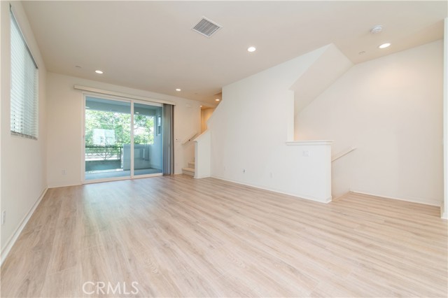Detail Gallery Image 18 of 34 For 155 Frame, Irvine,  CA 92618 - 3 Beds | 3/1 Baths