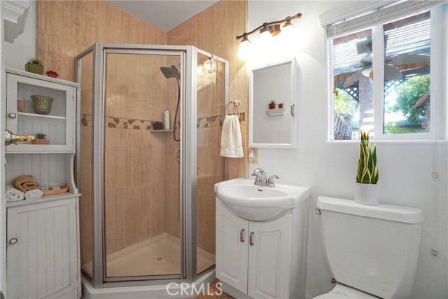 Detail Gallery Image 50 of 59 For 19120 Hartland St, Reseda,  CA 91335 - 5 Beds | 3 Baths