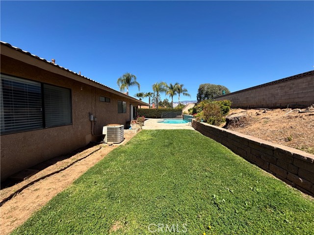 205 Ford Street, Redlands CA: https://media.crmls.org/medias/7c2a31f2-1eb0-461d-b723-d6a7f1883f6c.jpg