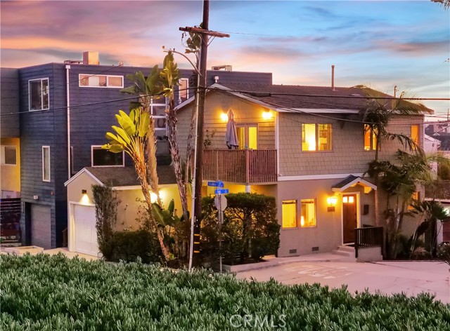 540 5th Place, Manhattan Beach, California 90266, 3 Bedrooms Bedrooms, ,2 BathroomsBathrooms,Residential,For Sale,5th,SB24242069