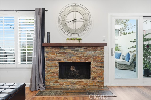 Detail Gallery Image 4 of 37 For 15735 Nordhoff St #11,  North Hills,  CA 91343 - 3 Beds | 3 Baths