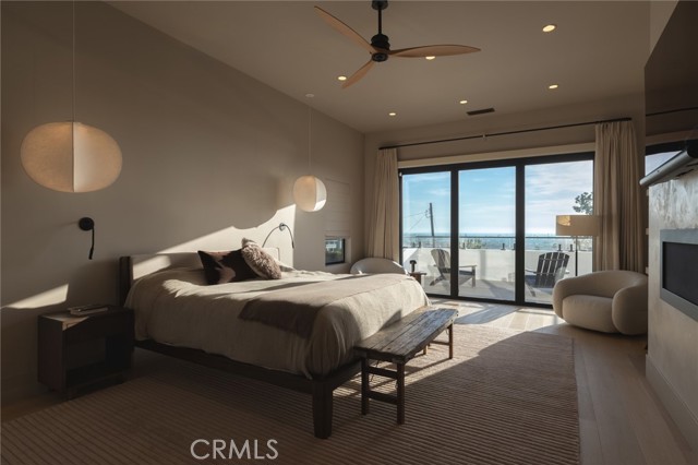 Detail Gallery Image 25 of 57 For 2212 Cliff Dr, Newport Beach,  CA 92663 - 5 Beds | 5/1 Baths