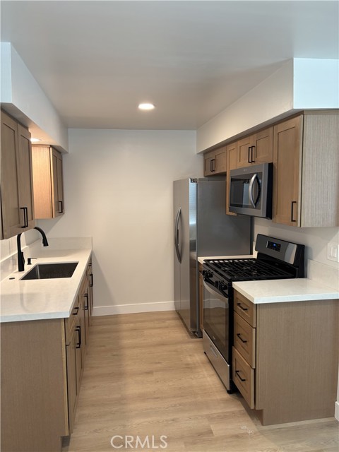 895 N Euclid Avenue, Pasadena CA: https://media.crmls.org/medias/7c2b9101-7b03-457e-975d-10b6926c6b58.jpg