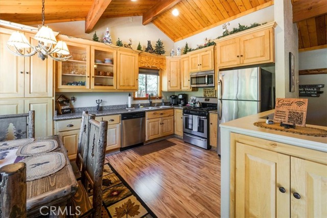 Detail Gallery Image 15 of 35 For 1218 Bow Canyon Ct, Big Bear Lake,  CA 92315 - 2 Beds | 1 Baths