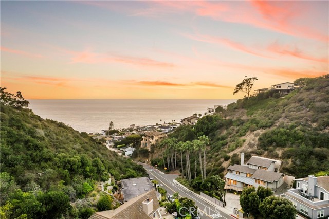 426 Nyes Place, Laguna Beach CA: https://media.crmls.org/medias/7c2ddabd-91f3-4487-833b-0acbcfe17d43.jpg