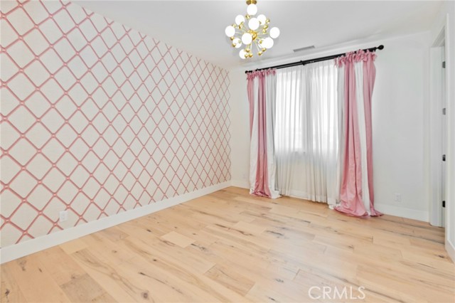 61 Hartman, Irvine CA: https://media.crmls.org/medias/7c2de3d4-2ee3-4103-9426-d2e2dc8bbabb.jpg