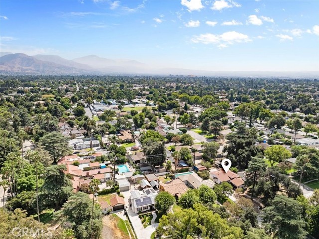 3271 N I Street, San Bernardino CA: https://media.crmls.org/medias/7c2e0aef-d5a2-4482-8476-24455b3cb669.jpg