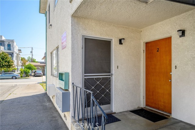 351 Salem Street, Glendale CA: https://media.crmls.org/medias/7c2e2b08-2e07-4e02-a94d-ff0786db9e74.jpg