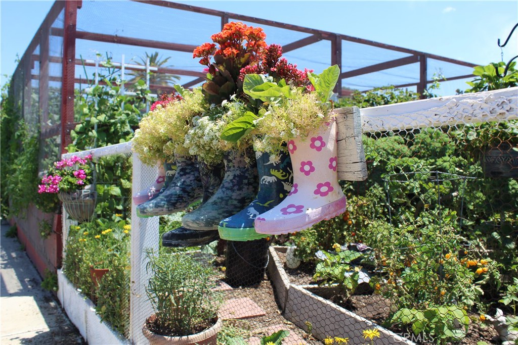 MLS #OC25269452 image #11