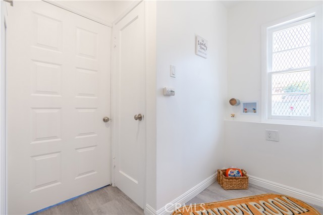 Detail Gallery Image 9 of 41 For 3155 Lynwood Rd, Lynwood,  CA 90262 - 3 Beds | 1 Baths