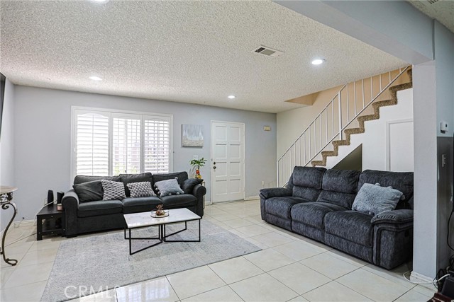 Detail Gallery Image 6 of 44 For 10805 Westminster, Garden Grove,  CA 92843 - 2 Beds | 1/1 Baths