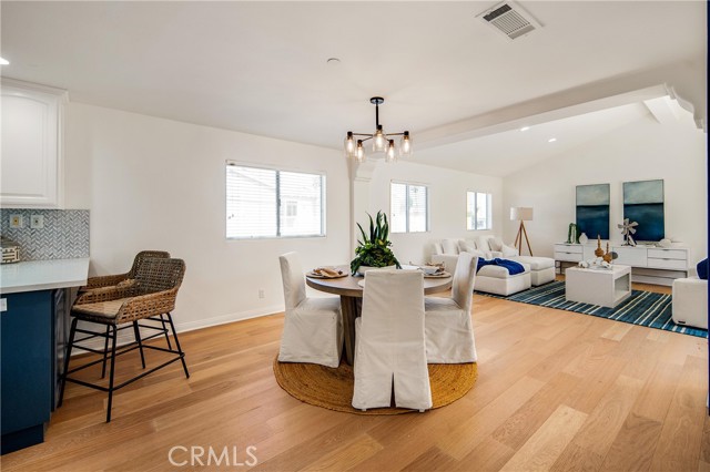 Detail Gallery Image 4 of 20 For 2401 Vanderbilt Ln #B,  Redondo Beach,  CA 90278 - 3 Beds | 2/1 Baths