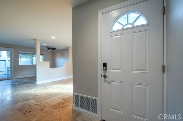 Detail Gallery Image 3 of 38 For 22901 Leo Ln, Lake Forest,  CA 92630 - 4 Beds | 2/1 Baths