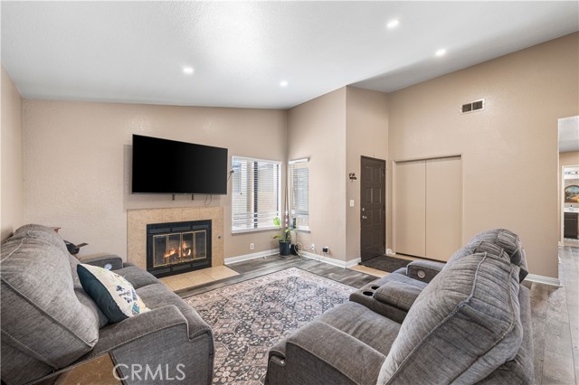 Detail Gallery Image 7 of 26 For 4846 Karling Pl, Palmdale,  CA 93552 - 3 Beds | 2 Baths