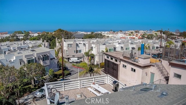 120 Hill Street, Hermosa Beach, California 90254, 3 Bedrooms Bedrooms, ,3 BathroomsBathrooms,Residential,Sold,Hill,SB22073459