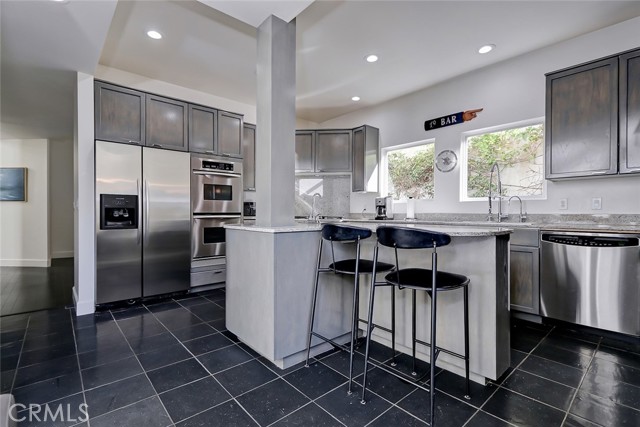 636 27th Street, Manhattan Beach, California 90266, 4 Bedrooms Bedrooms, ,3 BathroomsBathrooms,Residential,Sold,27th,SB21265016