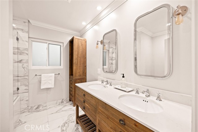 Detail Gallery Image 31 of 71 For 321 Wonderview Dr, Glendale,  CA 91202 - 4 Beds | 3 Baths