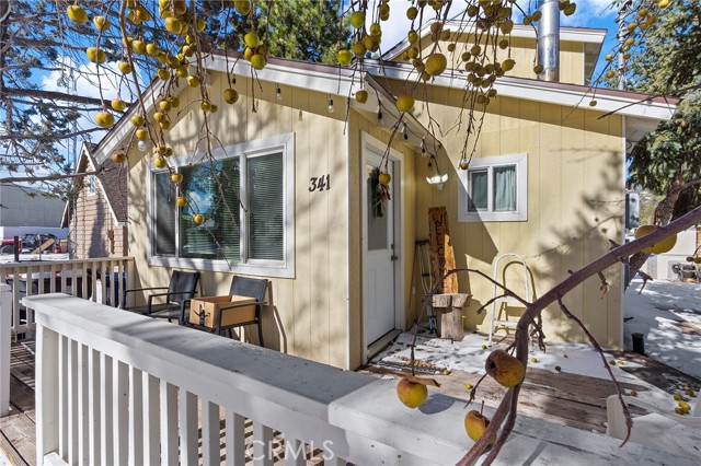 Detail Gallery Image 9 of 44 For 341 W Fairway Bld, Big Bear City,  CA 92314 - 3 Beds | 2 Baths