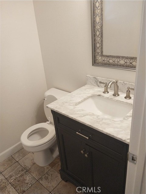 Detail Gallery Image 4 of 18 For 935 Redtail Dr, Corona,  CA 92879 - 4 Beds | 2/1 Baths
