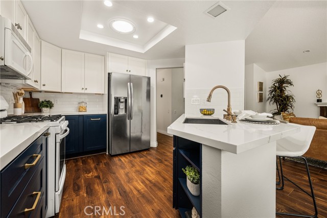 Image 21 of 63 For 28871 Oakview