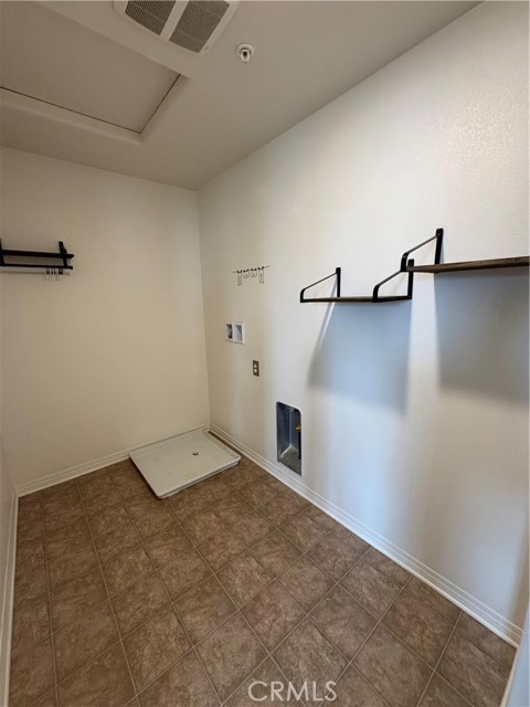 Detail Gallery Image 10 of 14 For 11016 Clear Lake Ln, Corona,  CA 91752 - 4 Beds | 3 Baths